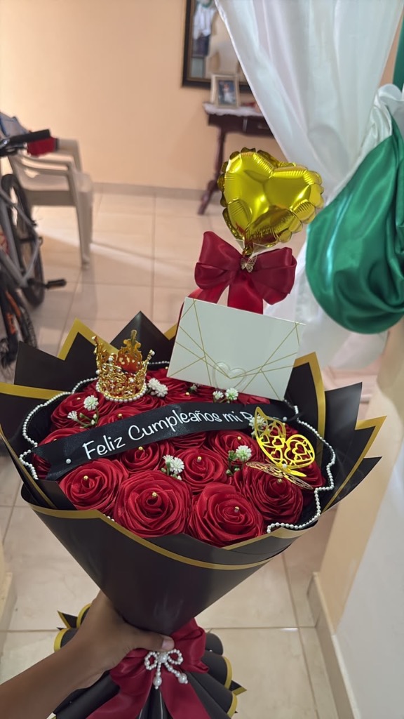 Mega Ramo Cumpleaños Reina