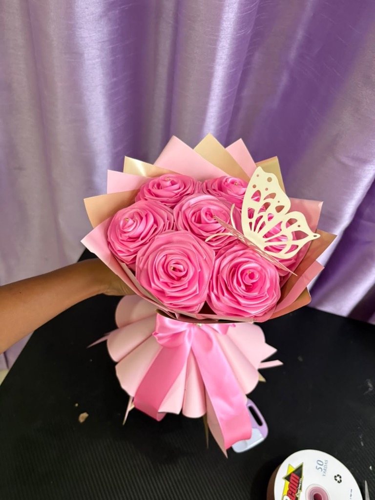 Ramo 7 Rosas Coquette Rosa Pastel